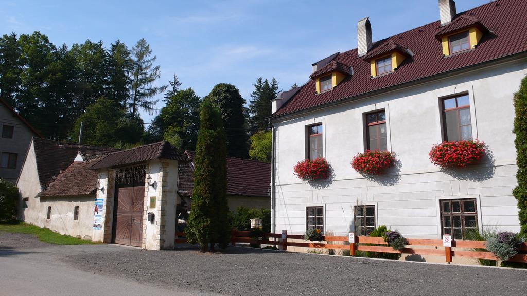 Penzion Padrtuv Mlyn Trebic Exterior photo